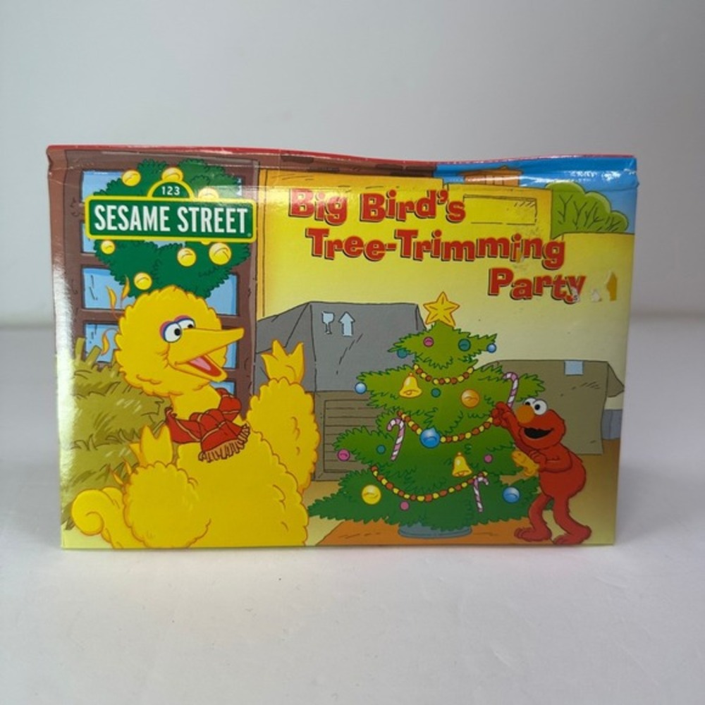 Sesame Street Big Birds Tree Trimming Party Pop Up Christmas Book 2010